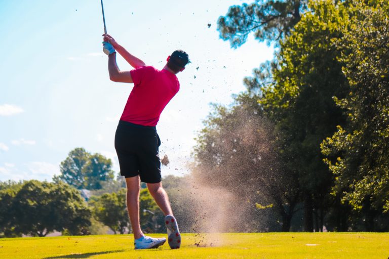 Common Shoulder Injuries in Golf and Cricket — featured image